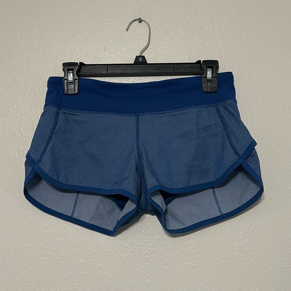 lululemon athletica Pants - Lululemon Blue Pattern Activewear Shorts Size 4